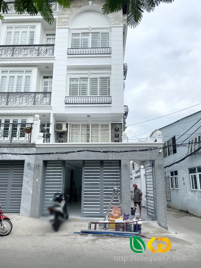 Cho thuê nhà nguyên căn 3 lầu hẻm 60 đường Lâm Văn Bền Quận 7.